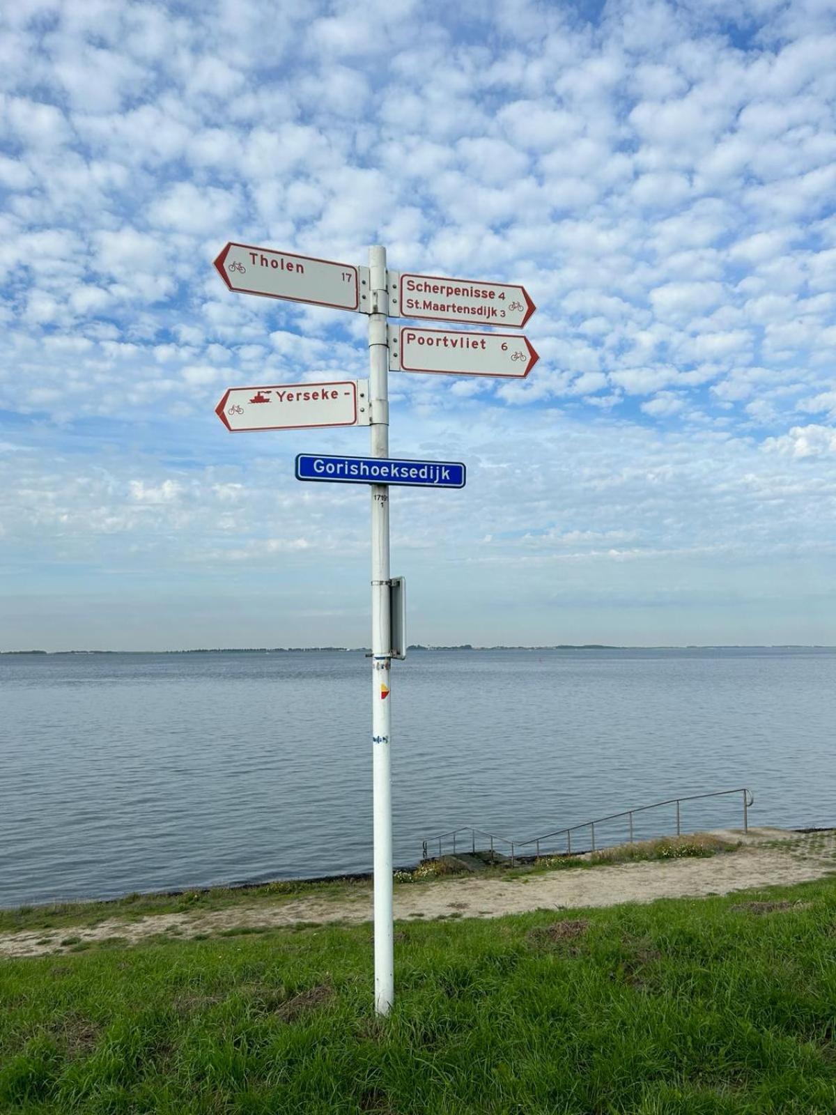 Oosterschelde Lodge Met Veel Privacy En Dicht Bij Het Water 스케프네스 외부 사진